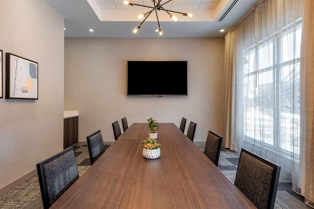 Cambria Downtown Hotel 3*