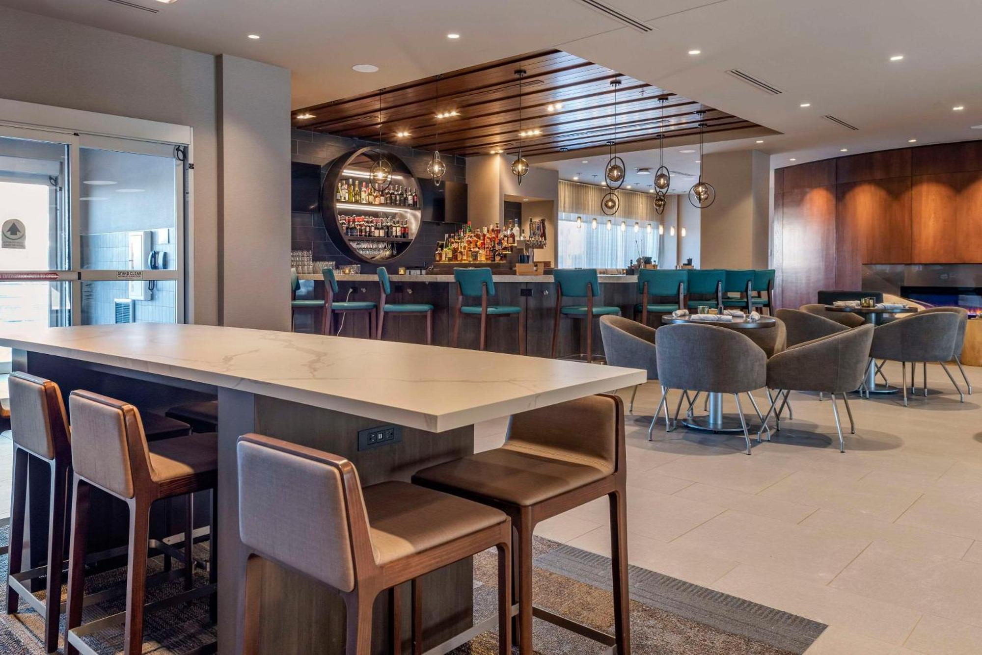 Hotel Cambria Downtown